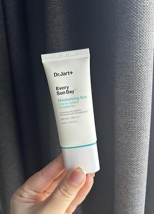 Легкий зволожуючий сонцезахисний крем dr.jart+ every day moisturising sun , 30 ml spf 50+