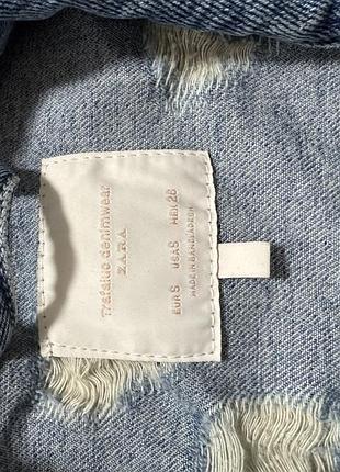 Стильная джинсовая удлиненная куртка от бренда zara с рваностями5 фото