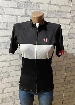 Спортивная футболка м на замке