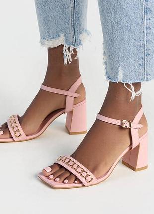 Елегантні та неймовірно гарні жіночі босоніжки на підборах🩷🩷🩷