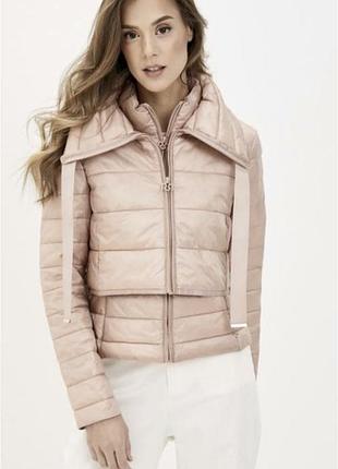 Дуже гарна куртка rinascemento