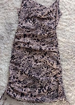 Платье в трендовом цвете