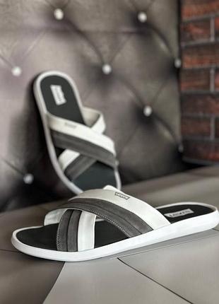 Чоловічі шльопанці, сланці levis 813 білий - сірий натуральна шкіра /замша