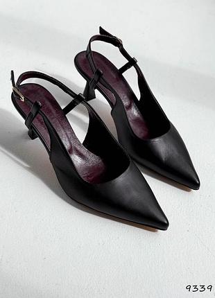 Стильные женские туфли слингбеки с острым носиком
