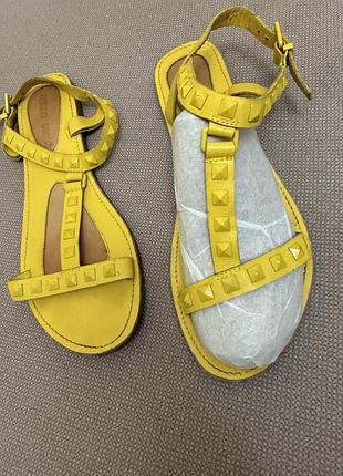 Босоніжки жіночі шкіра італія