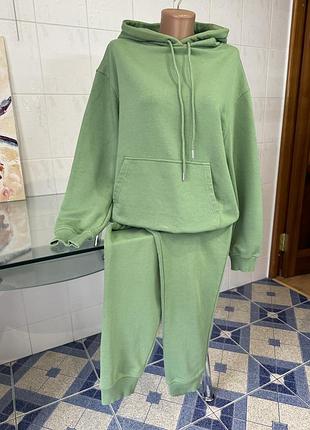 Спортивный костюм favorite style.