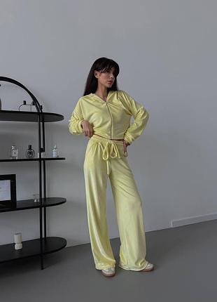 Женский велюровый костюм