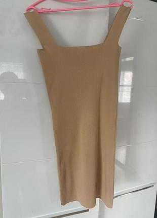 Платье в рубчик молочное