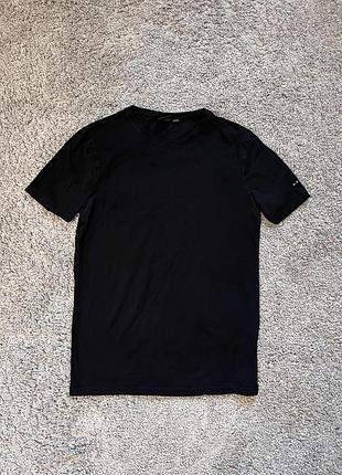 Базова чорна футболка hugo boss