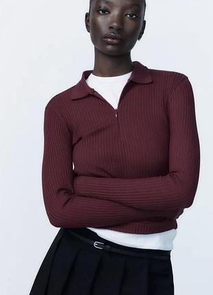 Трендовый лонгслив в рубчик поло на молнии zara