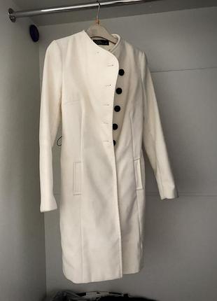 Пальто белое кремовое love republic
