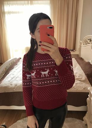 Свитер с оленями