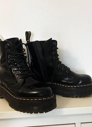 Чоботи dr. martens жіночі