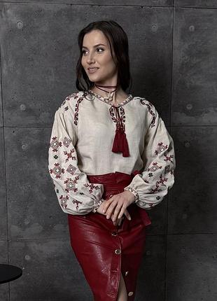 Автентична жіноча вишиванка