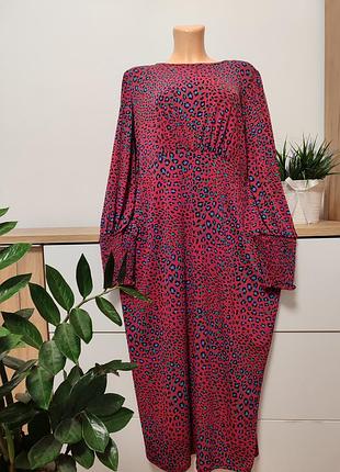 Стильное платье в анималистичном принте!