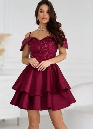 Платье с двойной юбкой на бретелях с вышивкой и пайетками