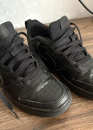 Шкіряні кросівки