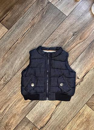 Жилетка на 3-6 месяцев