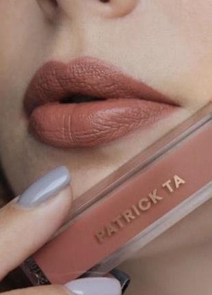 Рідка матова помада patrick ta silky lip crème - she's confident