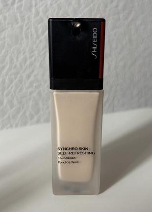 Стойкий тональный крем от shiseido synchro skin self-refreshing foundation 110 alabaster