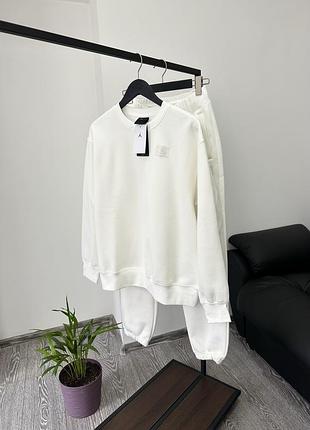 Жіночий костюм for оригінал.