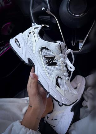 Классные женские кроссовки бренд 530 white black premium белые с чёрным