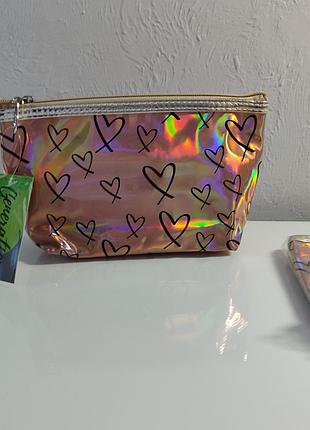 Блискуча косметичка в сердечки