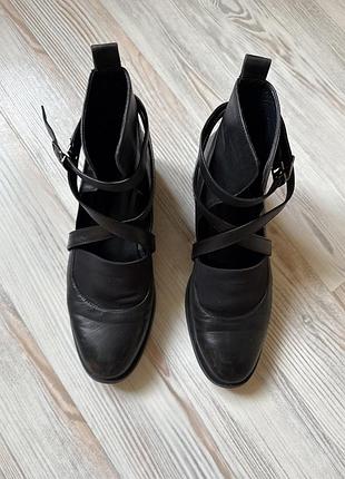 Шкіряні черевики челсі на шнурівках