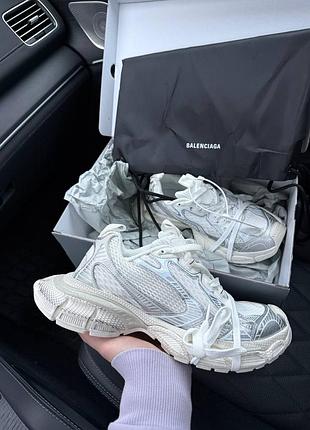 Трендовые кроссовки унисекс 3xl white / silver