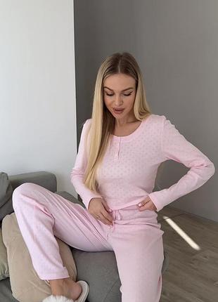 Розовая трикотажная пижама с рукавами и брюками