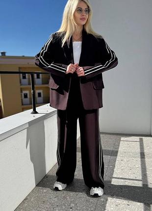 Женский спортивно-классический костюм: жакет и брюки