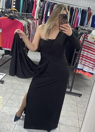 Чорна вечірня сукня