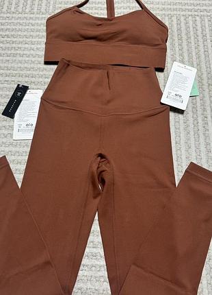 Топ + лосини alo yoga
