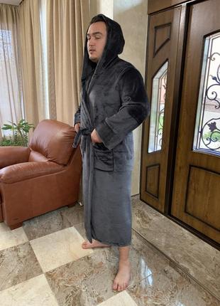 Мужской махровый длинный халат на запах с капюшоном1 фото