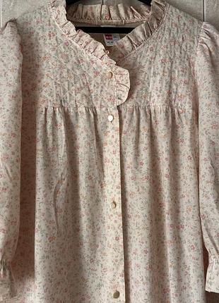 Фантастичний квітковий вінтажний пеньюар нічна сорочка нічненька на ґудзиках з кишенями ві...