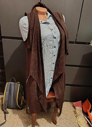 Крутая асимметричная жилетка кардиган без рукавов под пояс.