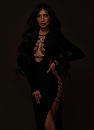 Чорна сексуальна сукня на шнурівці з розрізами