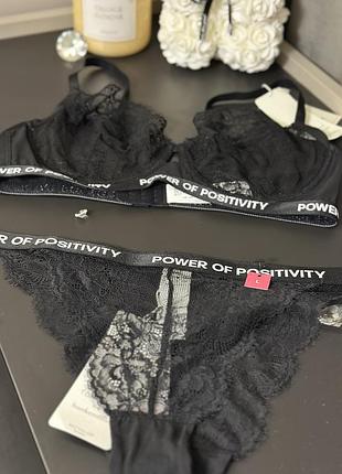Комплект из нежного кружева hunkemoller