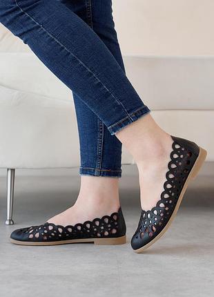 Літні жіночі чорні шкіряні балетки з перфорацією та мереживом,дихаючі туфлі шкіра перфорація на літо
