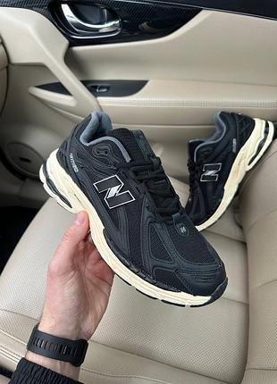 New balance 1906 r black milk