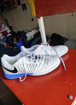 Футзалки nike