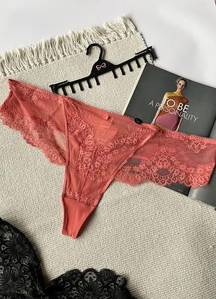 Кружевные стронны на пышные бедра объем 134-139 (+-3 см) hunkemoller
