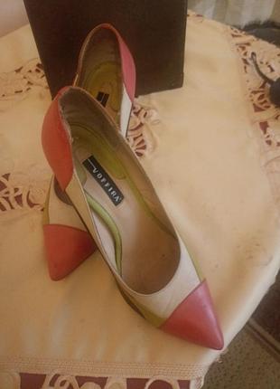 Туфлі бренду "voffira"