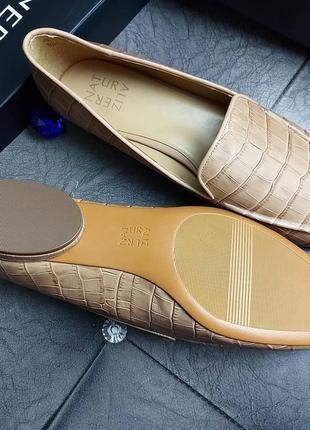 Naturalizer оригінал бежеві шкіряні лофери під рептилію4 фото