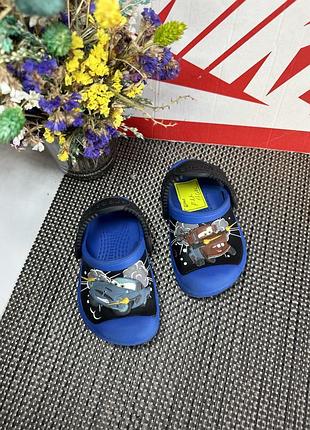 Оригінальні шльопанці crocs