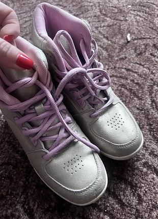 Кросівки жіночі на танкетці шкіра