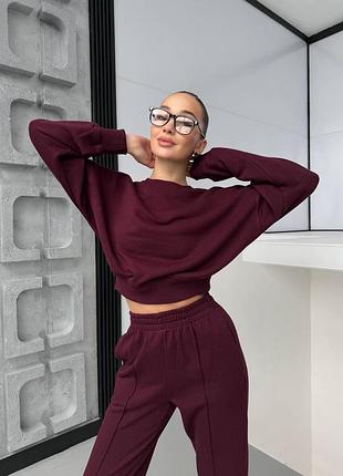 Бордовий костюм вільного крою