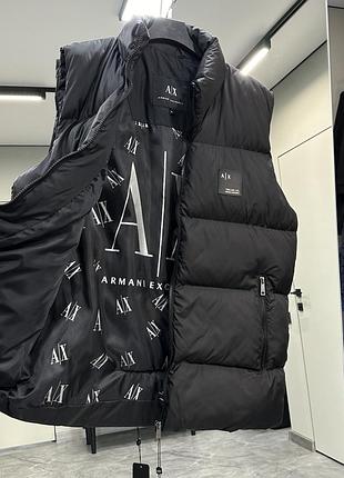 Брендова жилеткая безрукавка armani