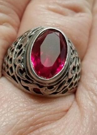 Серебряный перстень с камнем рубин, 22 размер