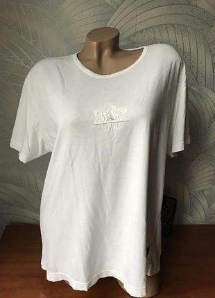 Белая футболка оверсайз